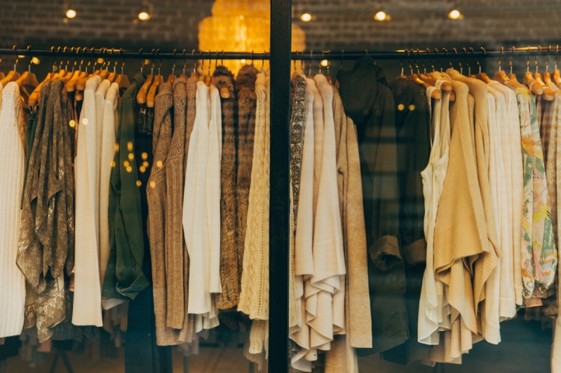 vente-VENANSON-min_clothe_fashion_store_shop_window_store_front-21277